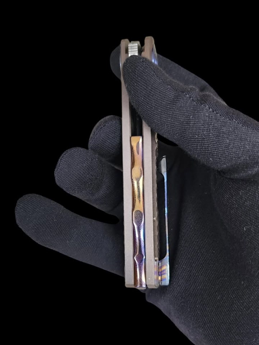 Bronze Field — Damascus · Bronze anodised